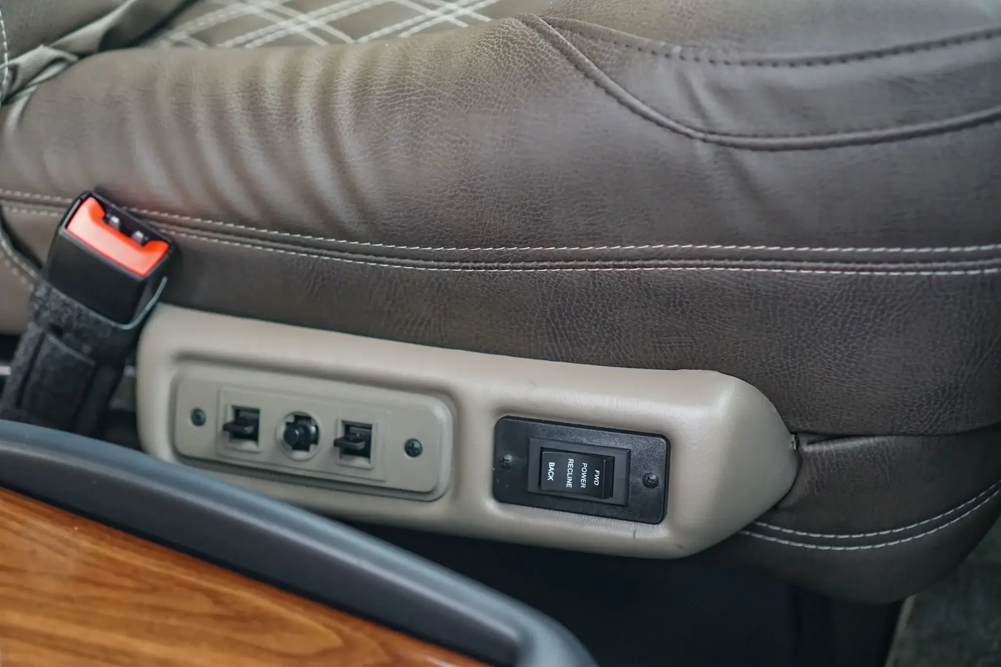 2022 Mercedes-Benz Sprinter 2500 4x4 Explorer Luxury Shuttle - Image 65