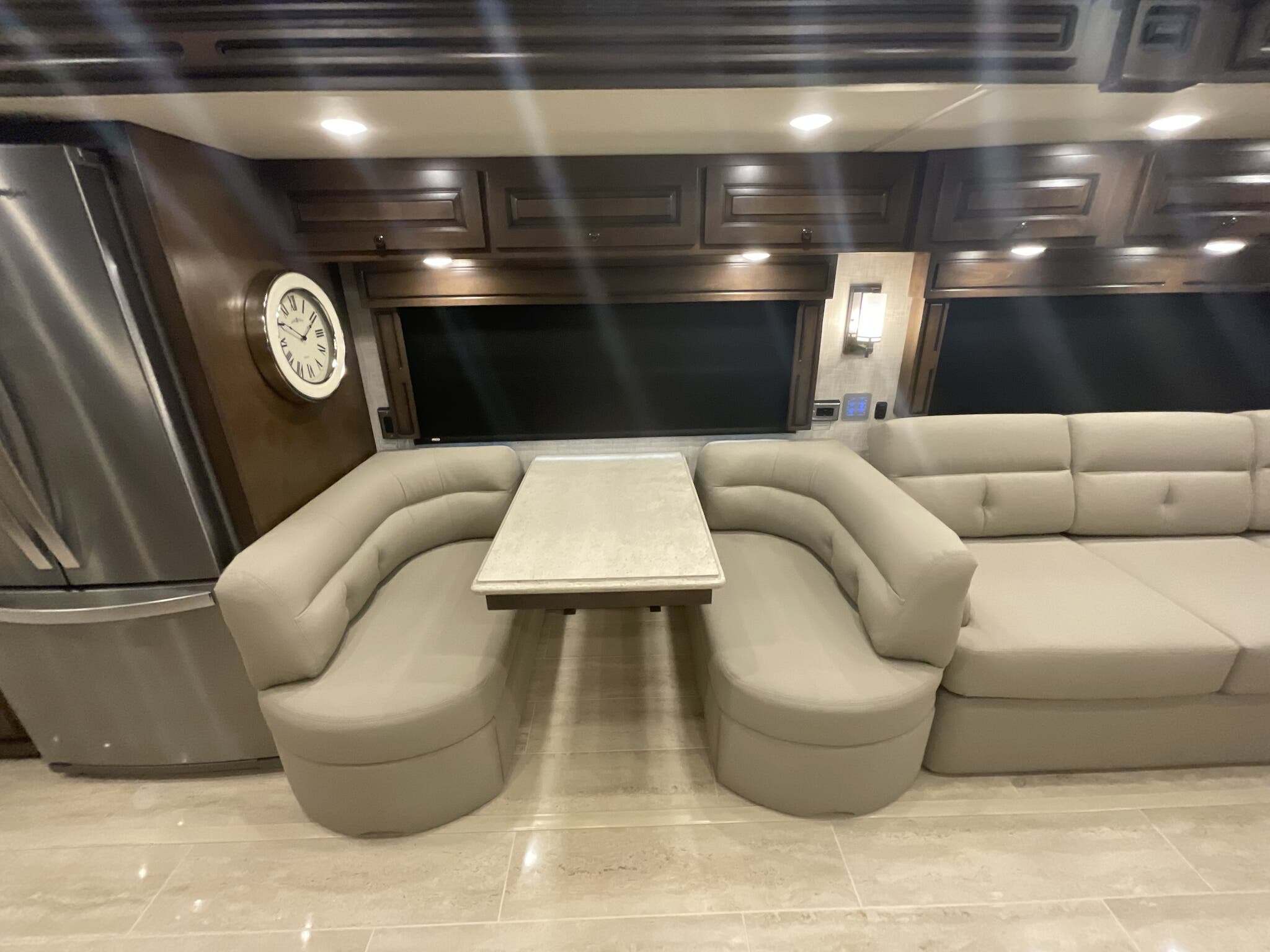 2022 Newmar Dutch Star 4369 Diesel Pusher - Image 36