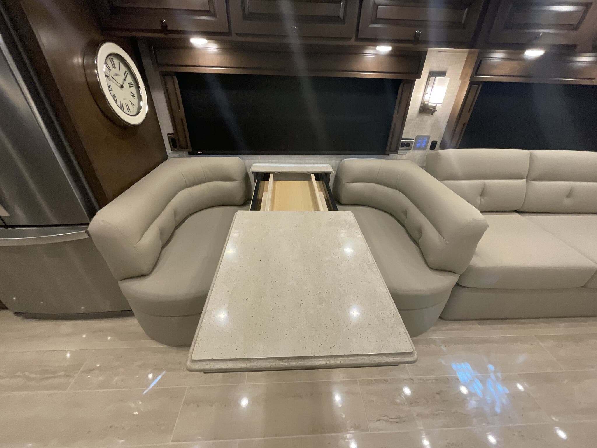 2022 Newmar Dutch Star 4369 Diesel Pusher - Image 37