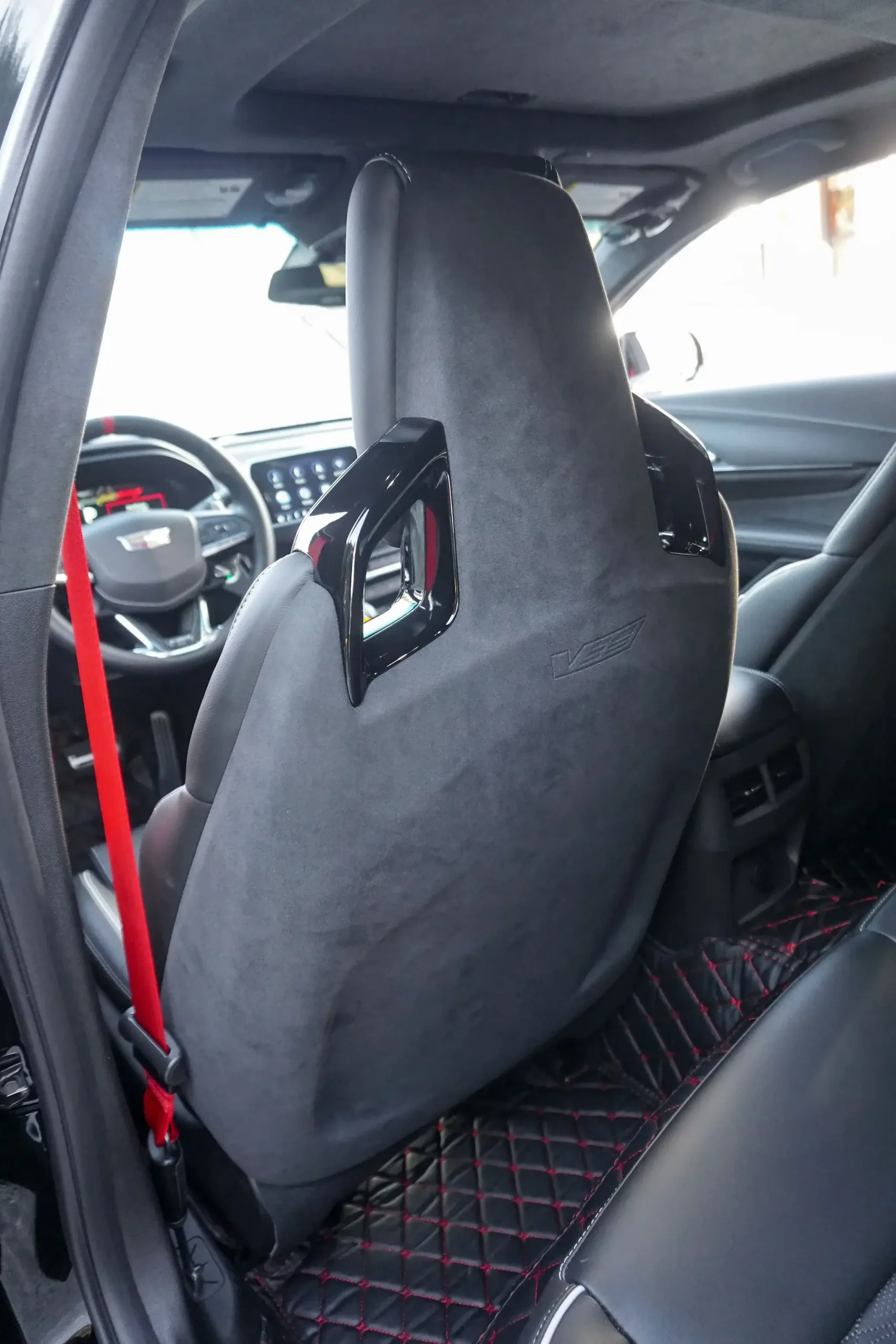 2023 Cadillac CT4-V Blackwing - Image 11