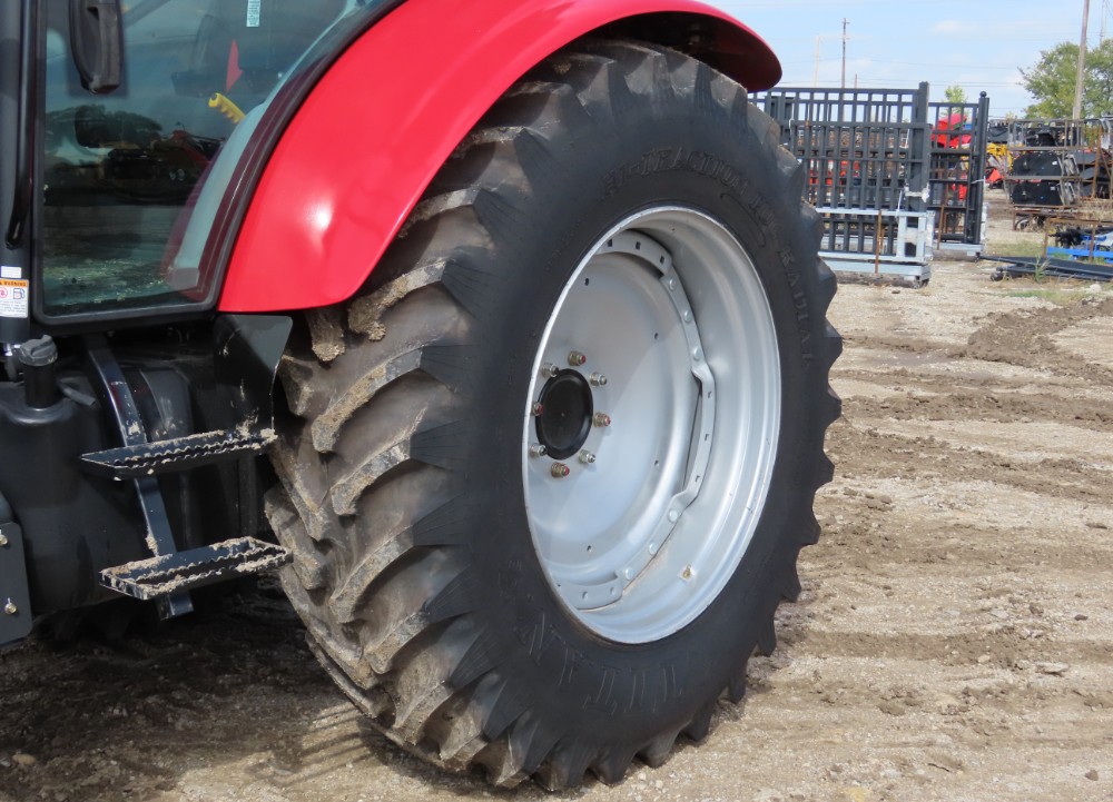 2018 Mahindra 9125P 4WD Front End Loader Utility Ag Farm Tractor - Image 13