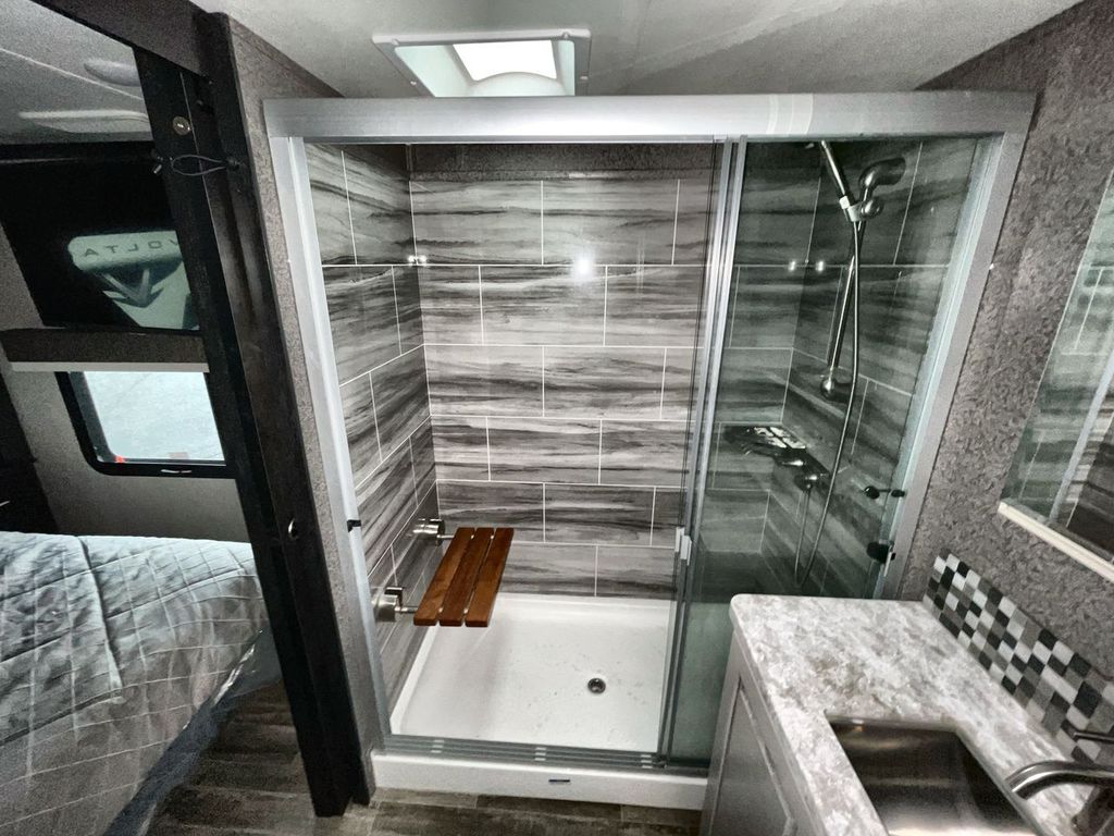 2021 Jayco Seismic 4113 - Image 30