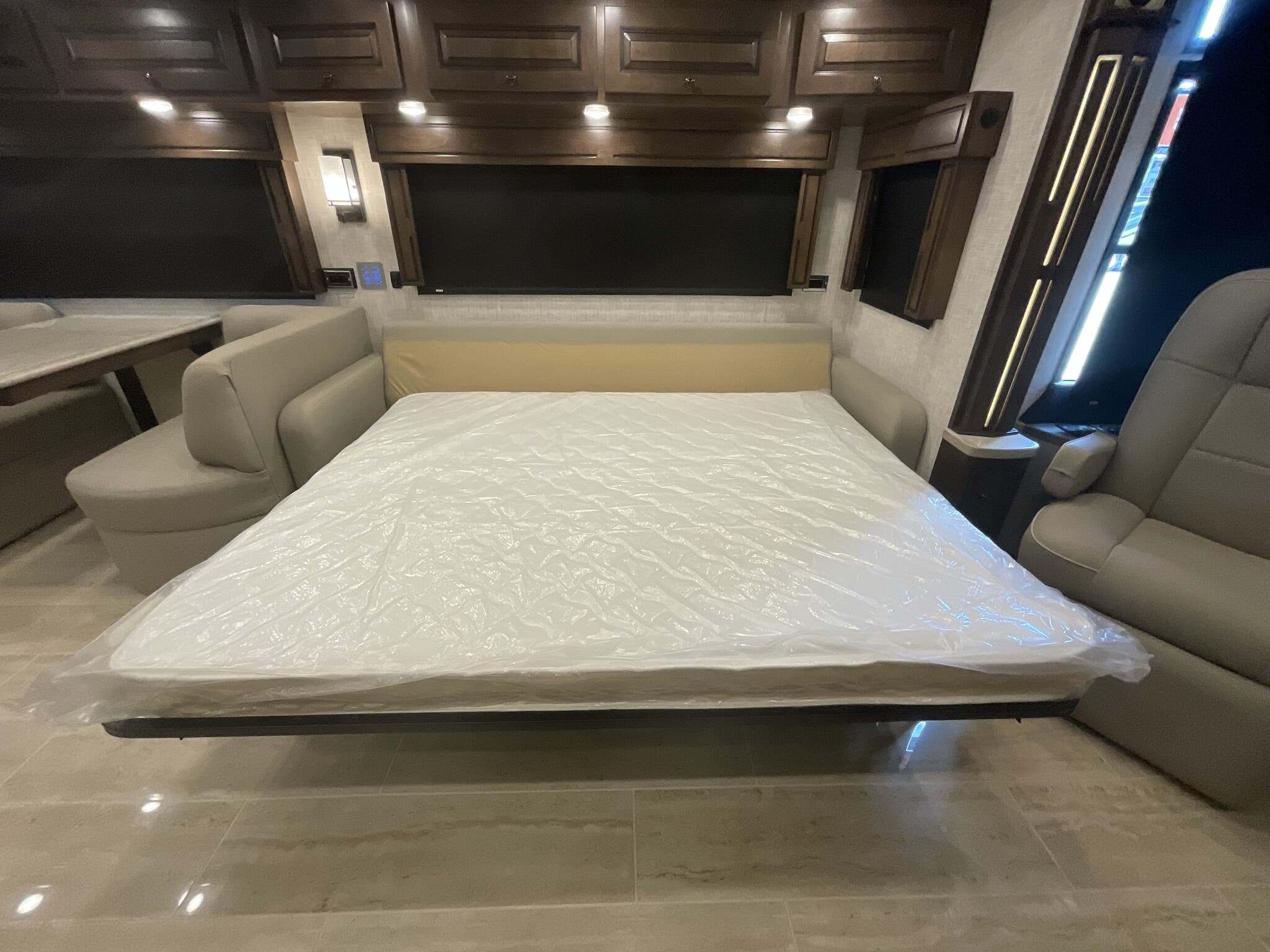 2022 Newmar Dutch Star 4369 Diesel Pusher - Image 39