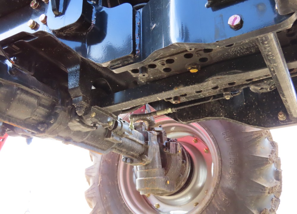 2018 Mahindra 9125P 4WD Front End Loader Utility Ag Farm Tractor - Image 16