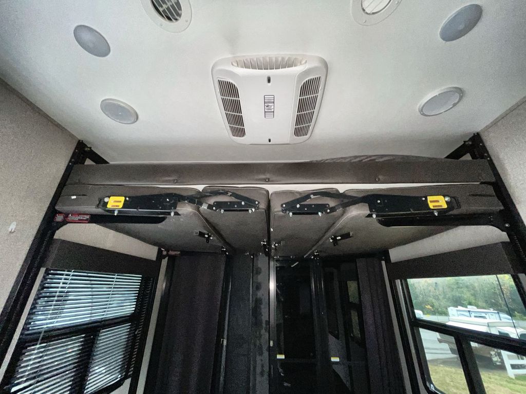 2021 Jayco Seismic 4113 - Image 33