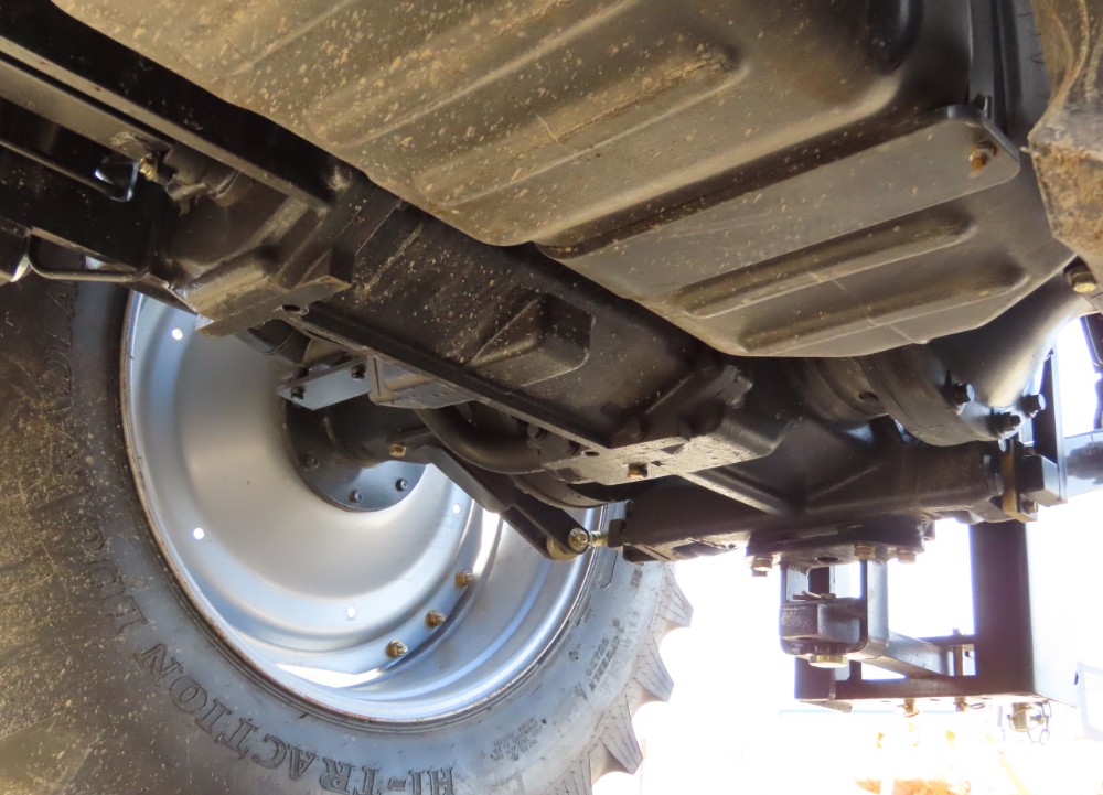 2018 Mahindra 9125P 4WD Front End Loader Utility Ag Farm Tractor - Image 17