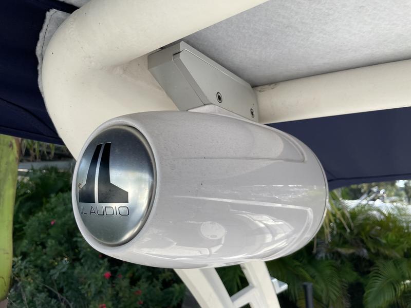 2021 Chaparral 23 Surf - Image 108