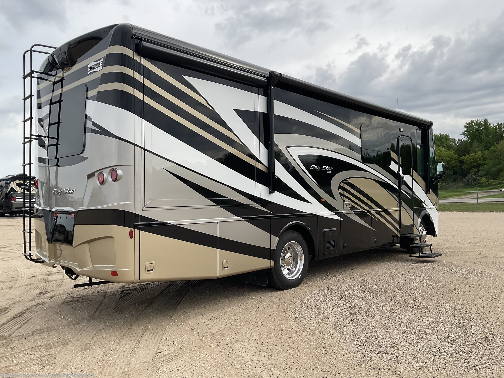 2022 Newmar Bay Star 3014 - Image 8