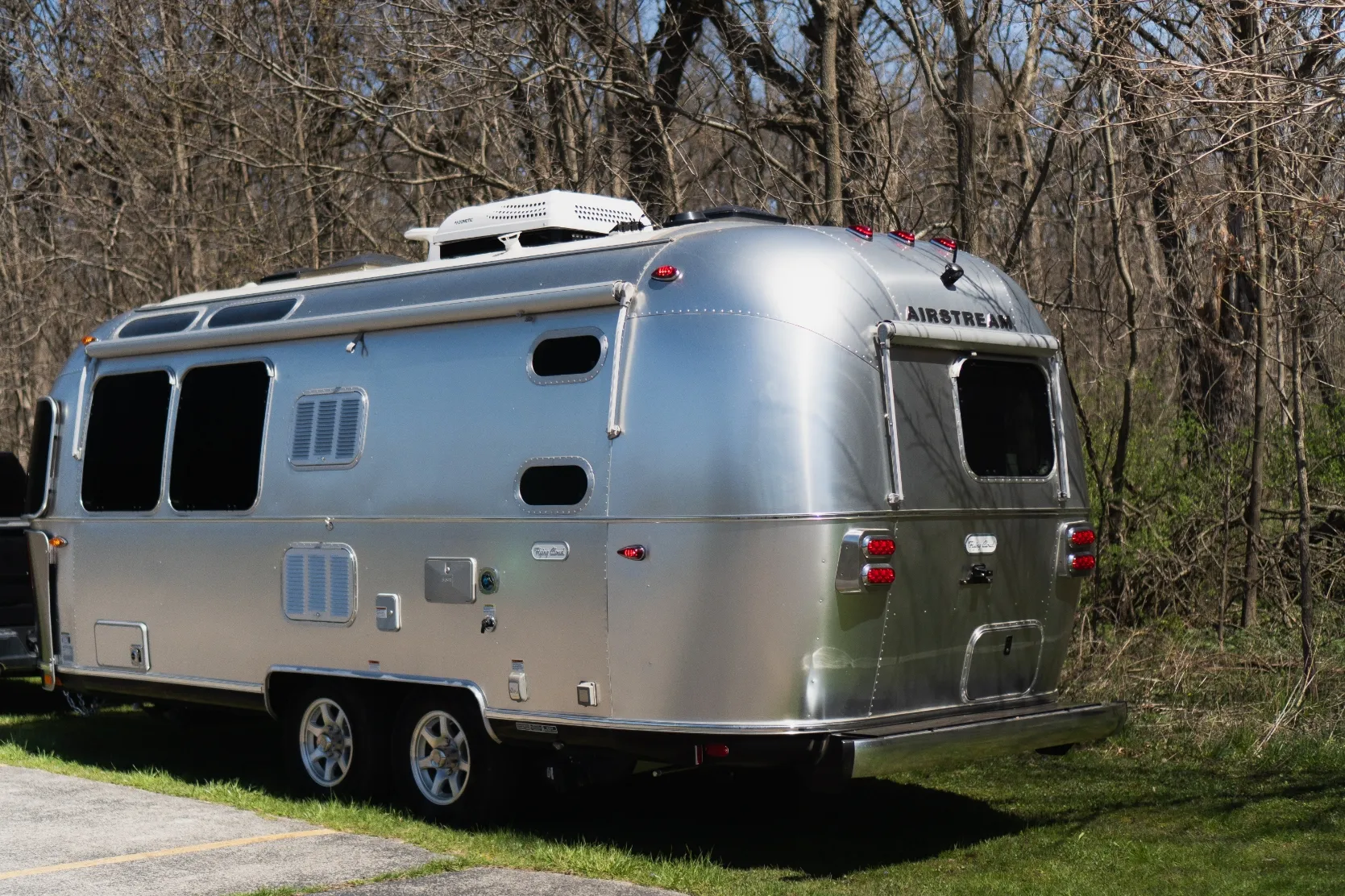 2021 Airstream Flying Cloud 23CB - Image 12