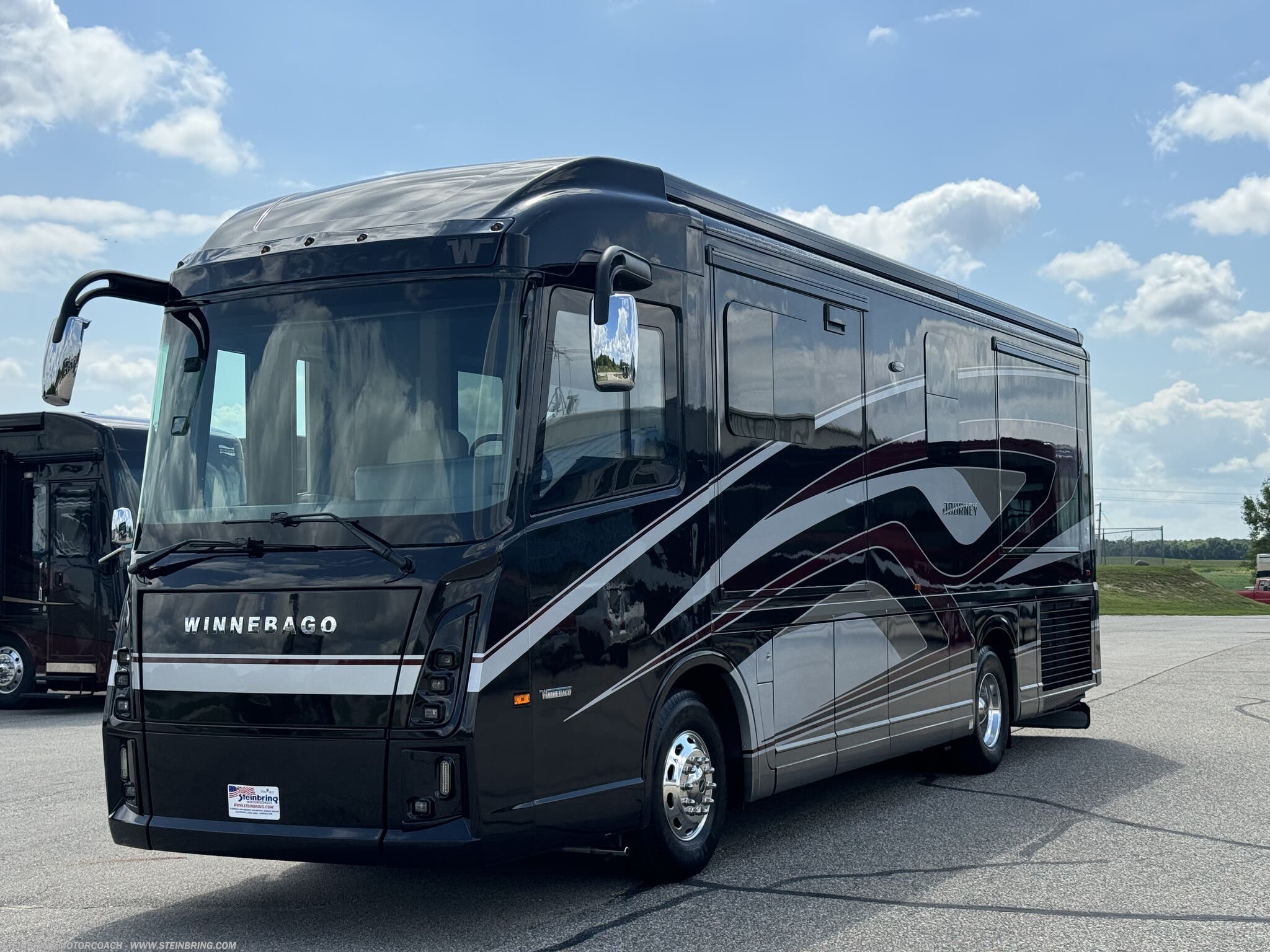 2022 Winnebago Journey 34N