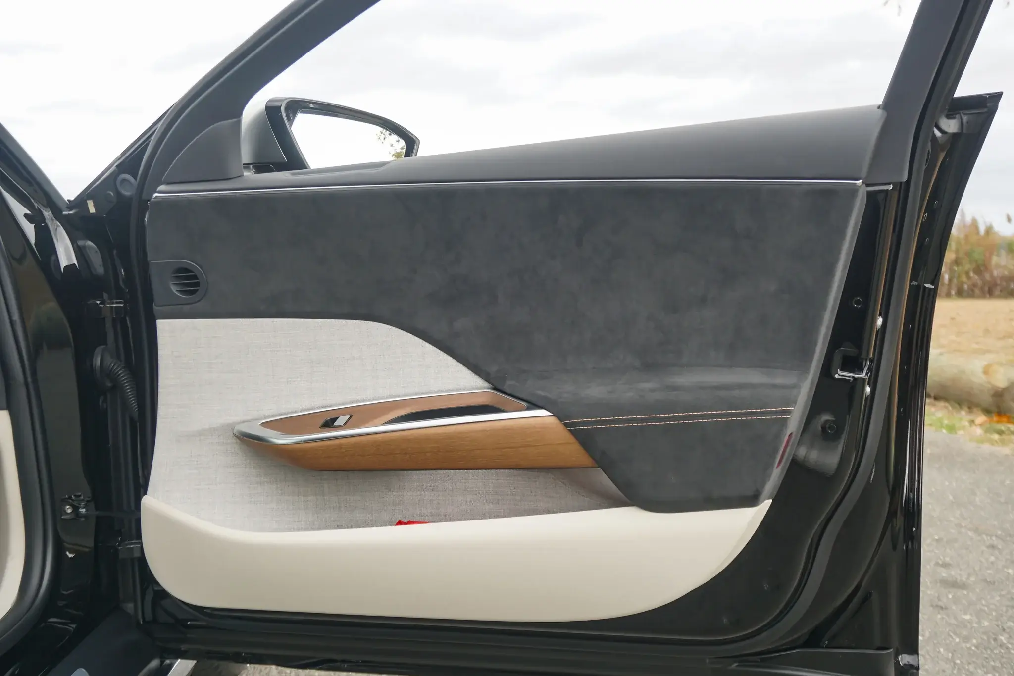 2022 Lucid Air Grand Touring - Image 12