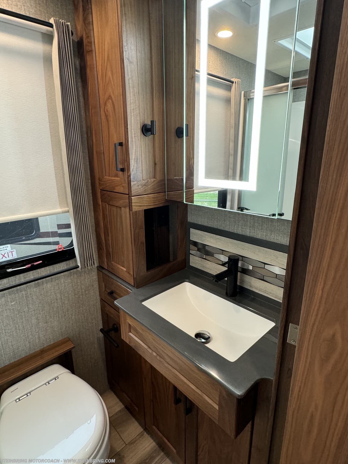 2022 Winnebago Journey 34N - Image 45