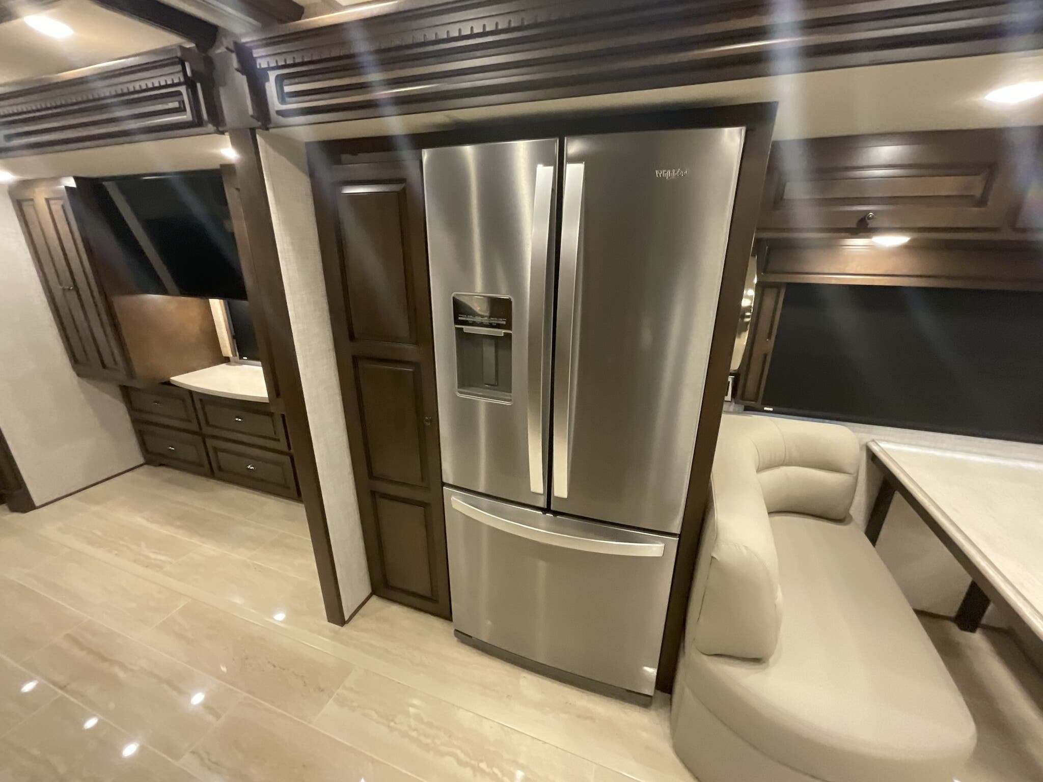 2022 Newmar Dutch Star 4369 Diesel Pusher - Image 44