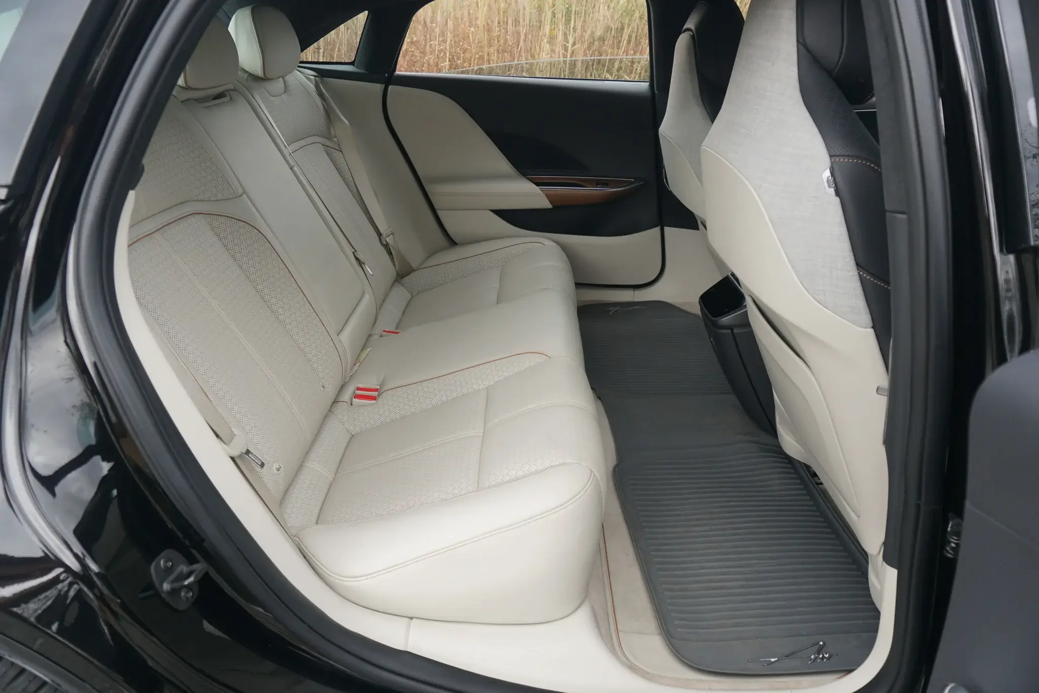 2022 Lucid Air Grand Touring - Image 16