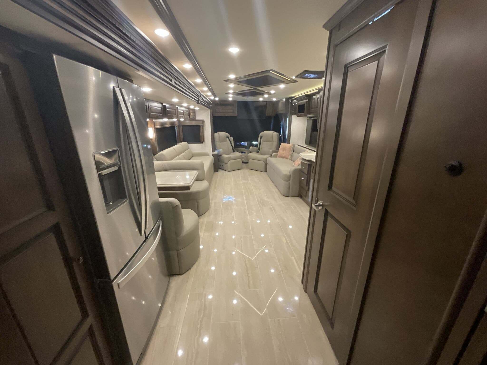 2022 Newmar Dutch Star 4369 Diesel Pusher - Image 47