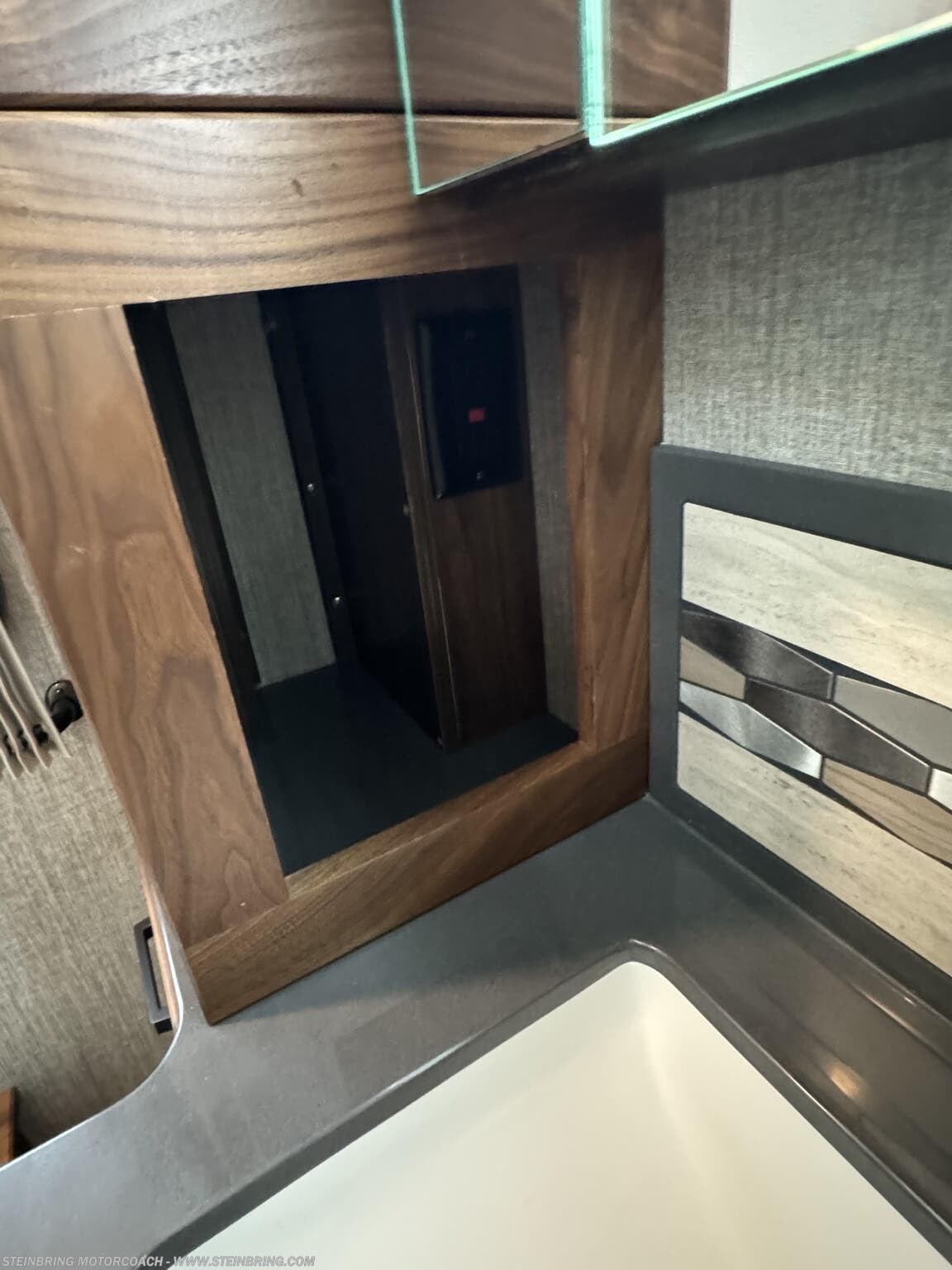 2022 Winnebago Journey 34N - Image 49