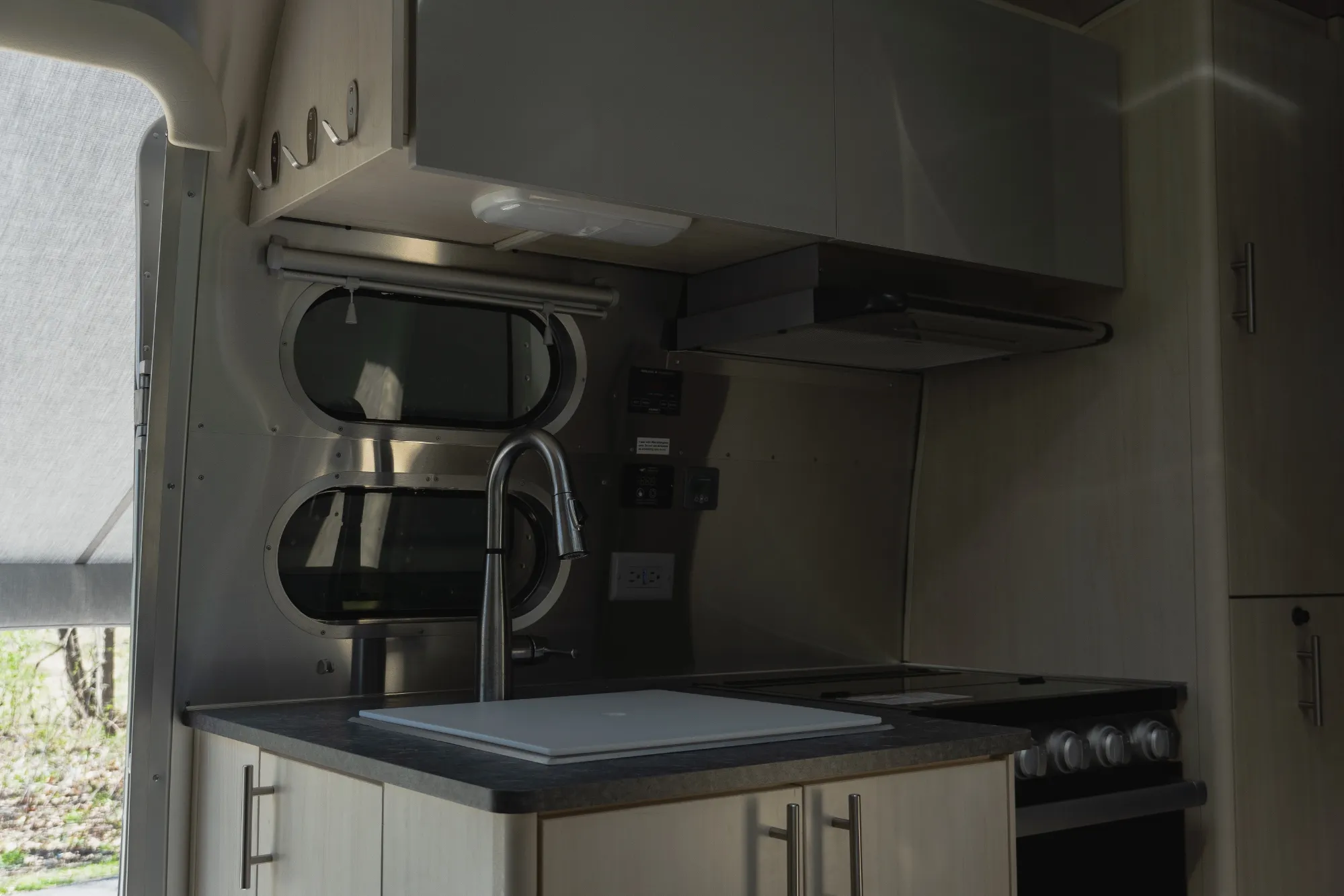 2021 Airstream Flying Cloud 23CB - Image 54