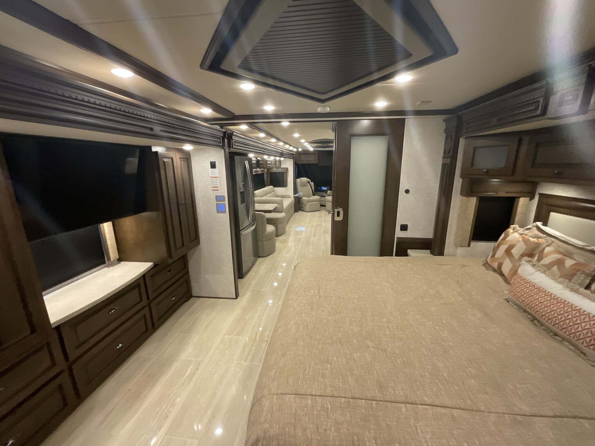 2022 Newmar Dutch Star 4369 Diesel Pusher - Image 50