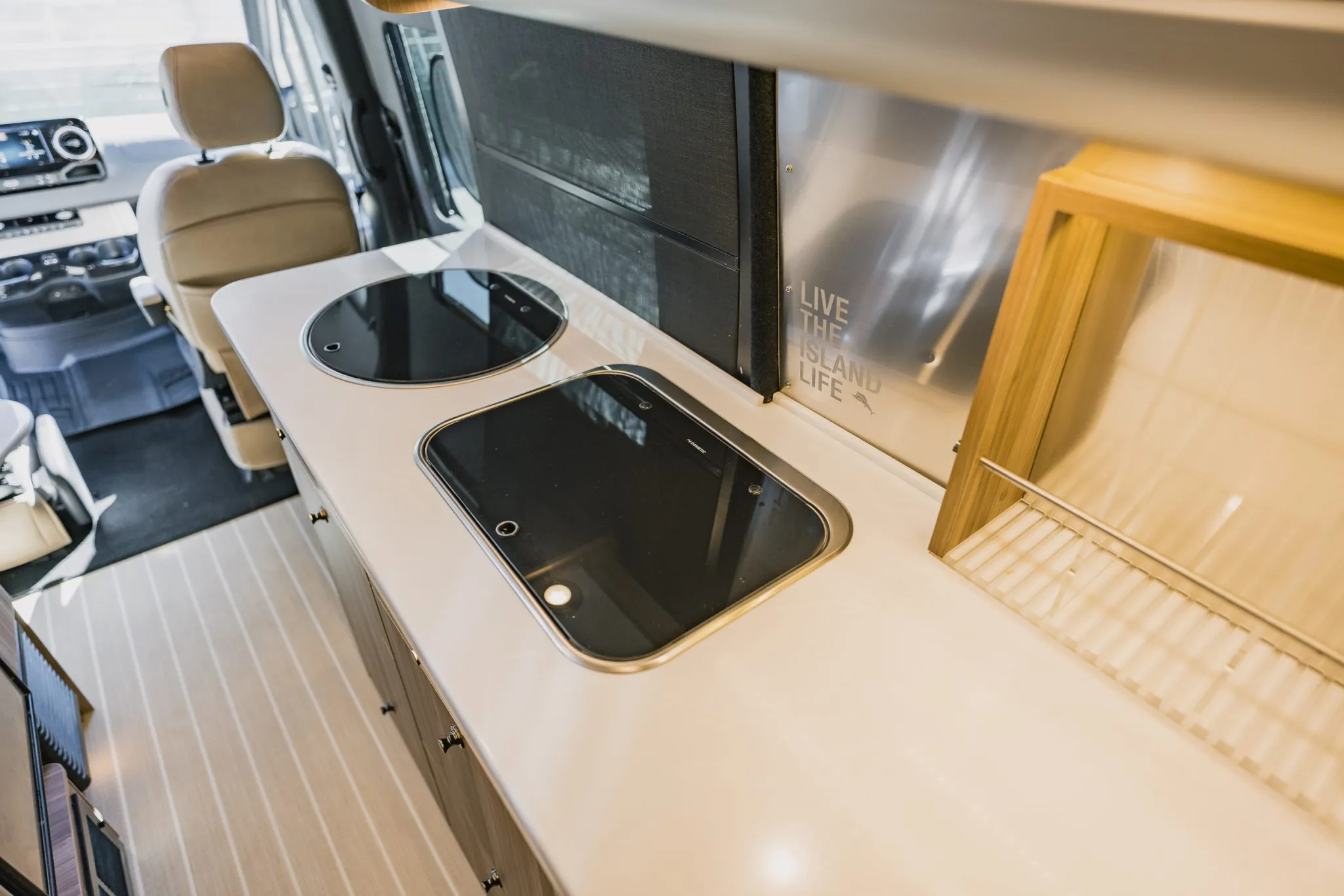 2021 Airstream Interstate 24GT Tommy Bahama Relax Edition - Image 50