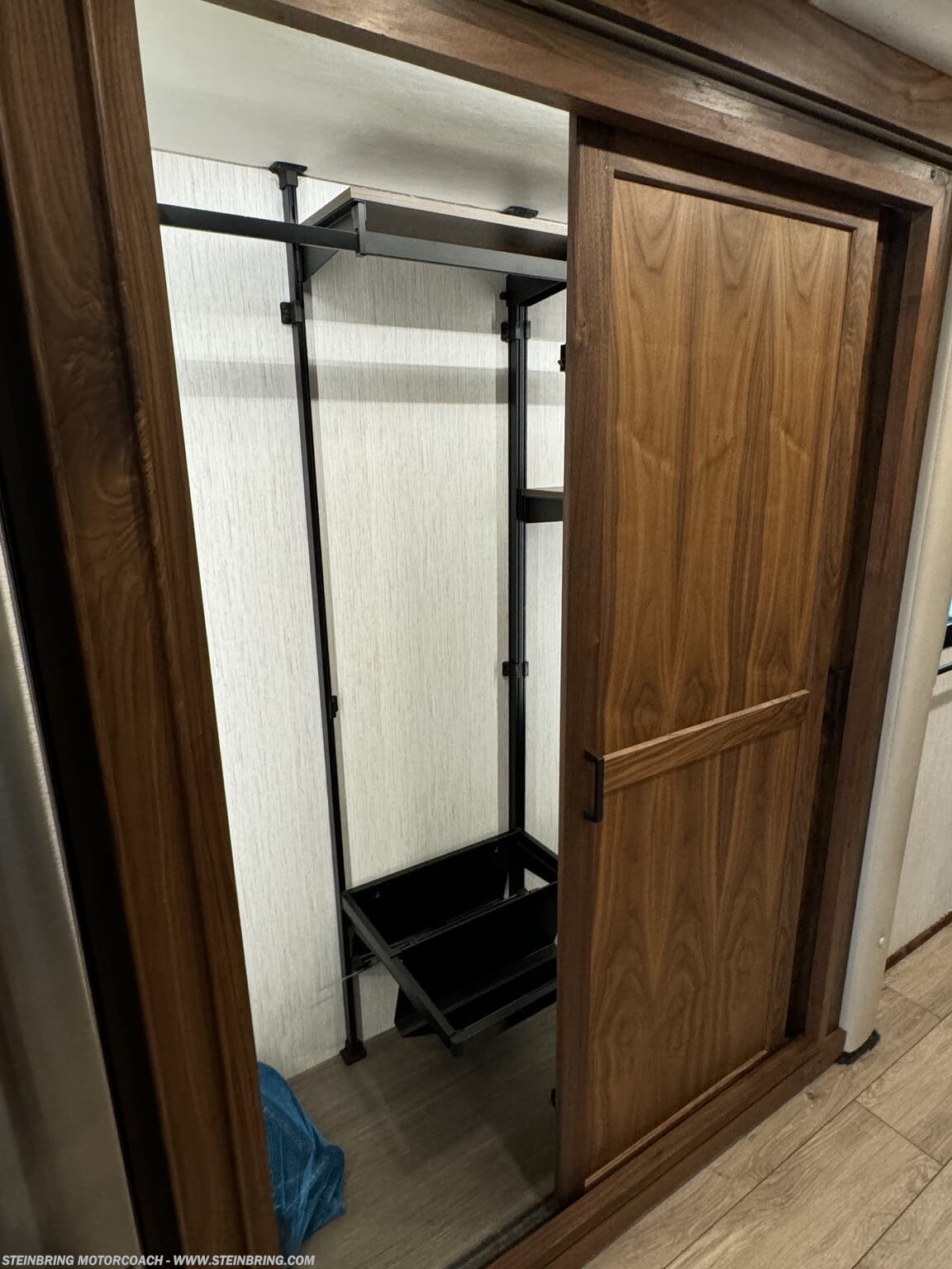 2022 Winnebago Journey 34N - Image 52