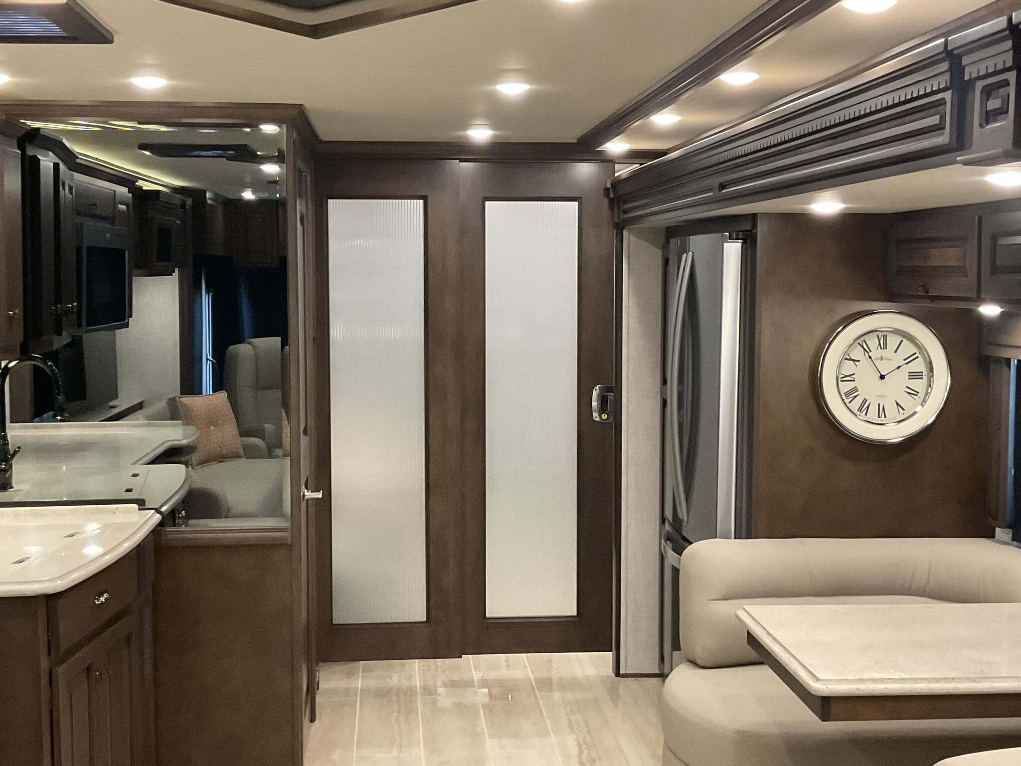 2022 Newmar Dutch Star 4369 Diesel Pusher - Image 51