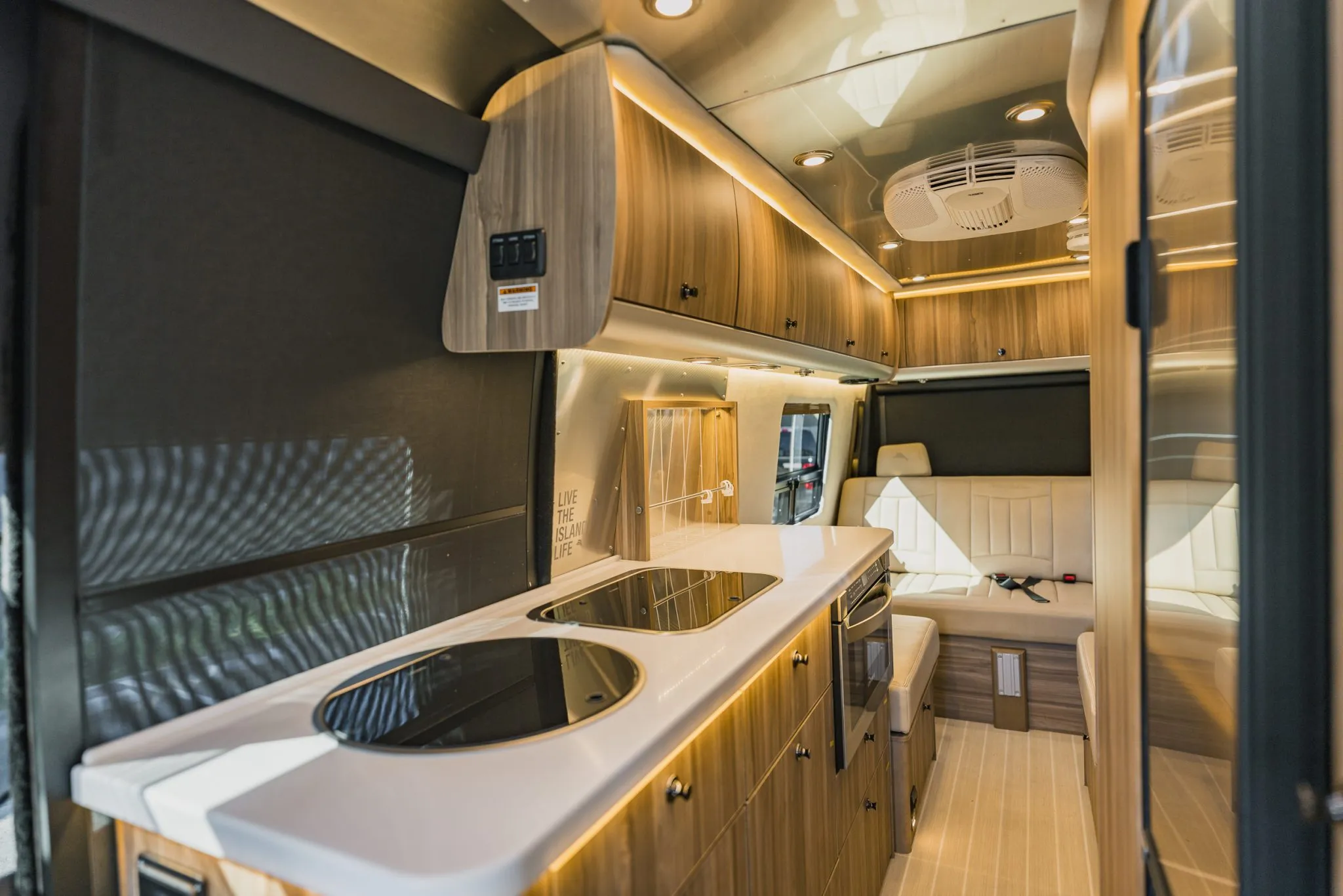 2021 Airstream Interstate 24GT Tommy Bahama Relax Edition - Image 51