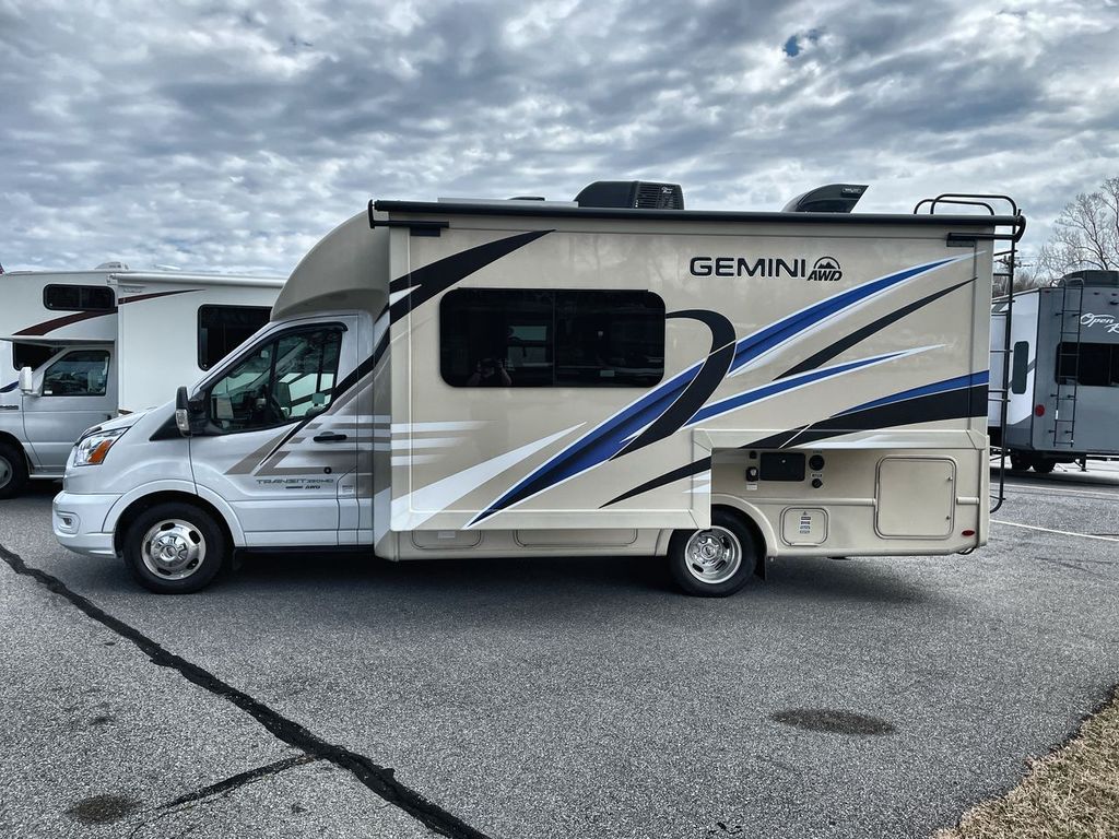 2022 Thor Motor Coach 23TW - Image 7