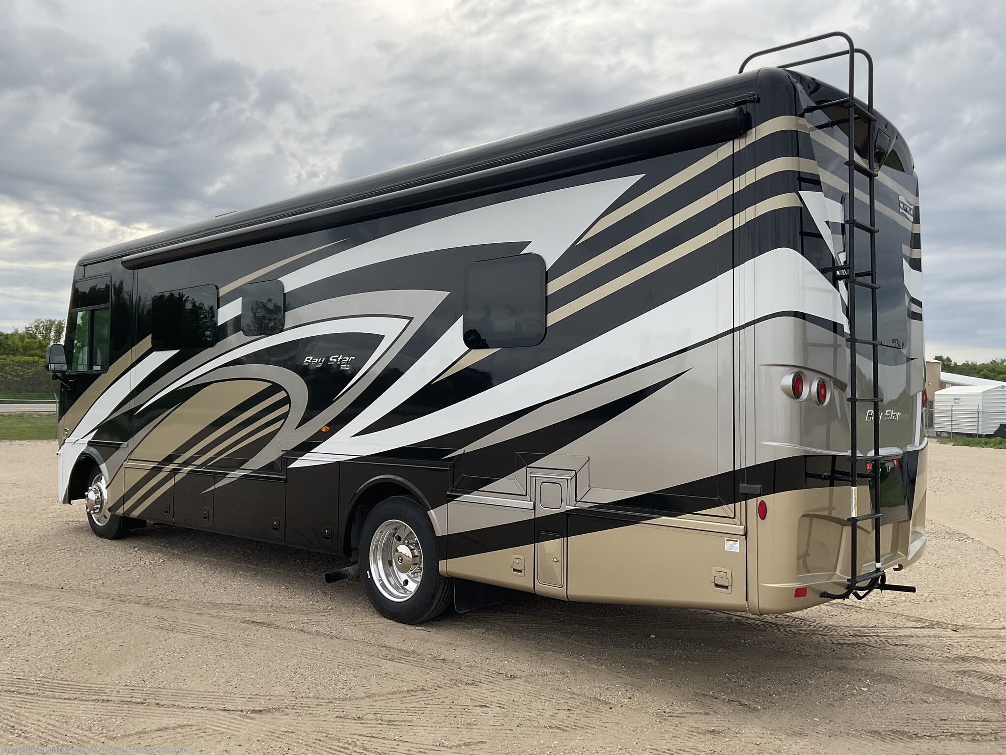 2022 Newmar Bay Star 3014 - Image 9