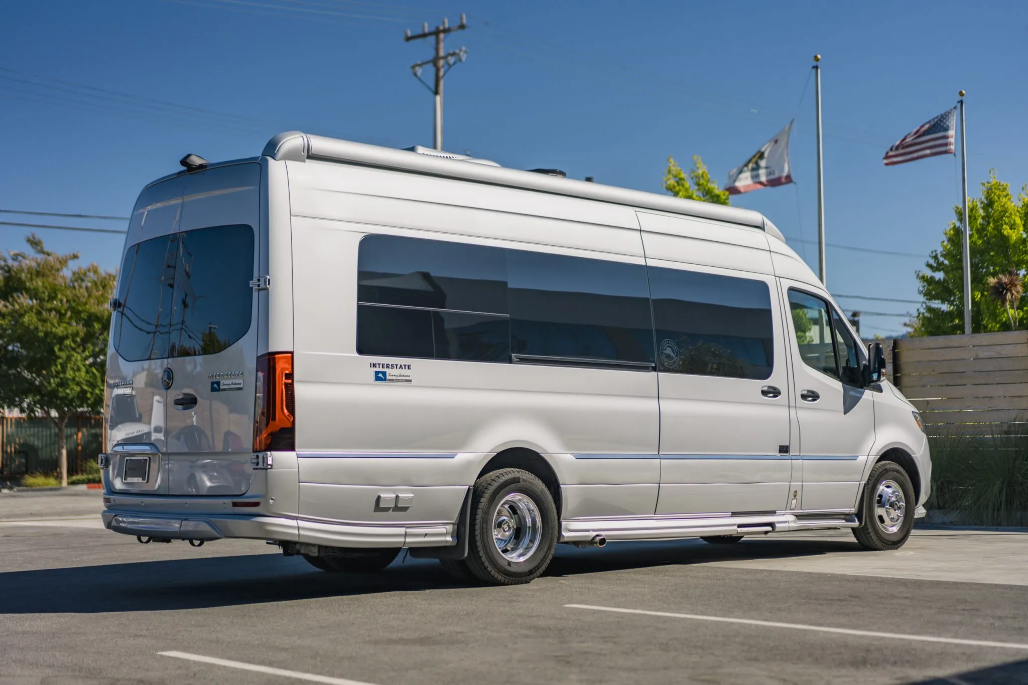 2021 Airstream Interstate 24GT Tommy Bahama Relax Edition - Image 9