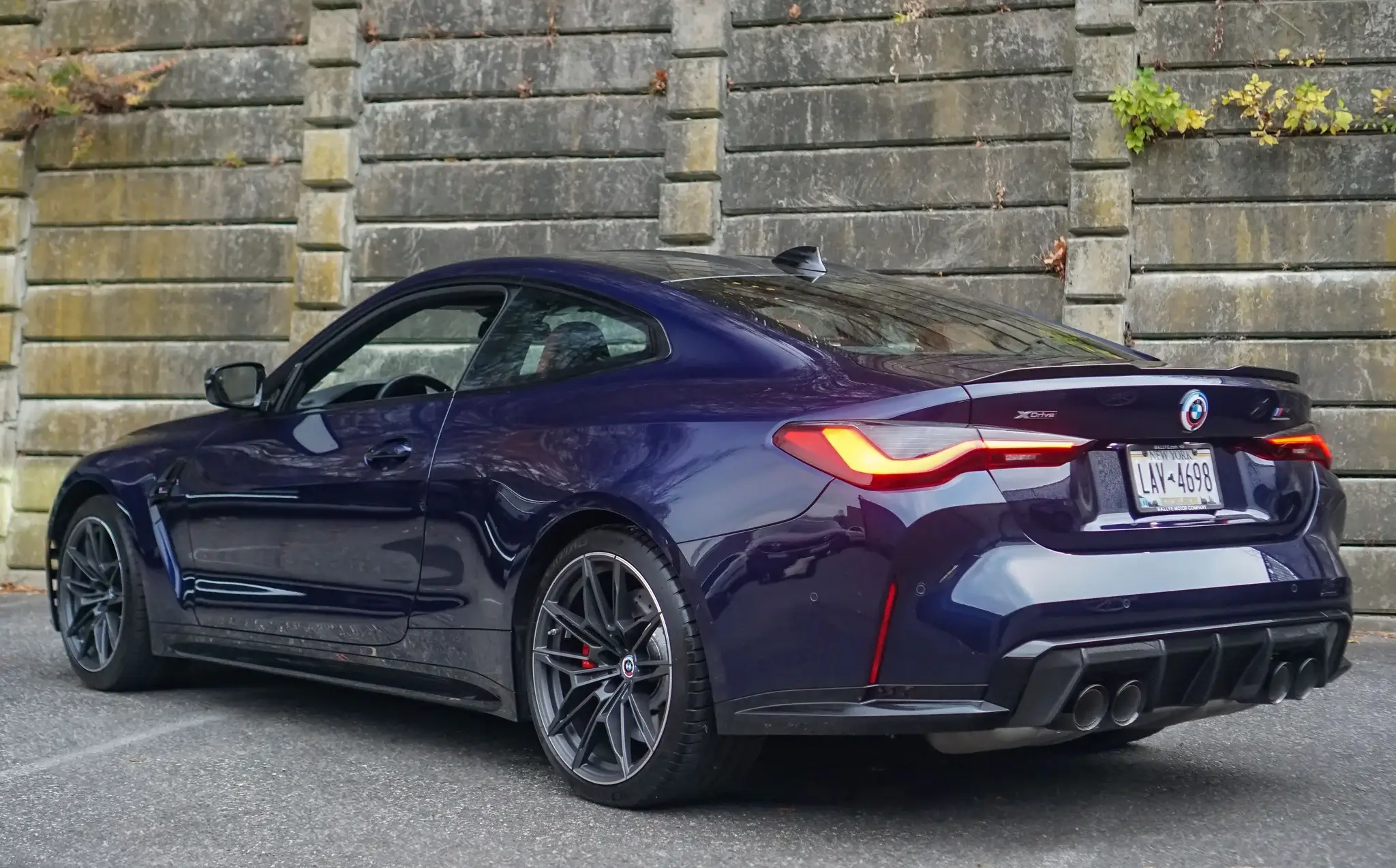 2023 BMW M4 Competition xDrive Coupe - Image 31