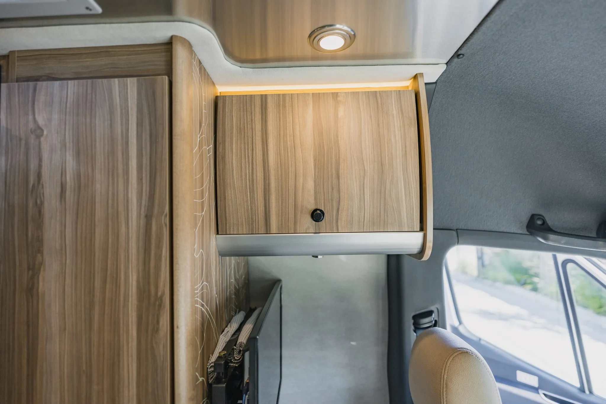 2021 Airstream Interstate 24GT Tommy Bahama Relax Edition - Image 52