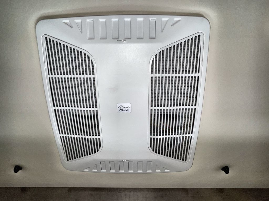 2022 Holiday Rambler Endeavor 38N - Image 2