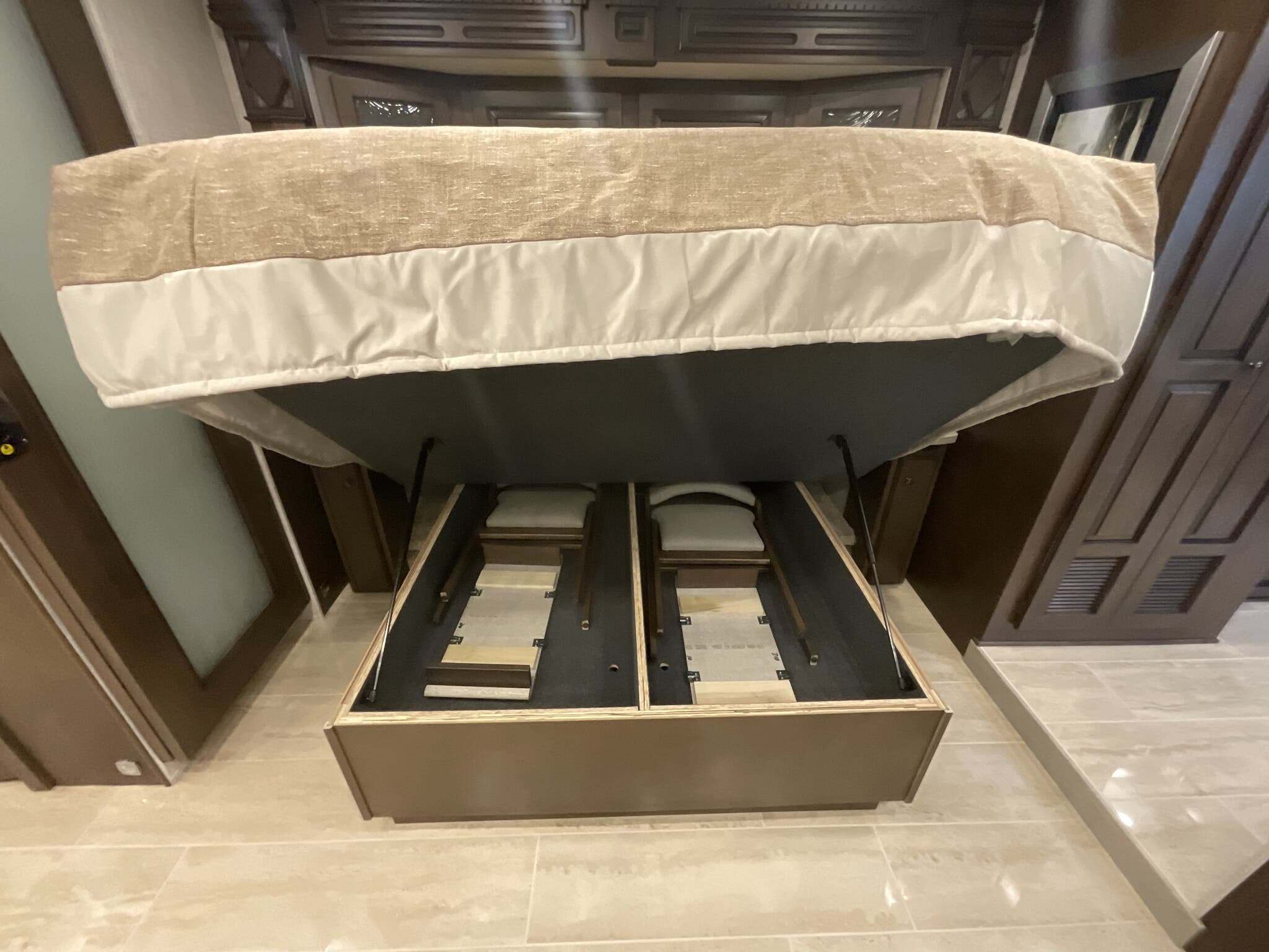 2022 Newmar Dutch Star 4369 Diesel Pusher - Image 54