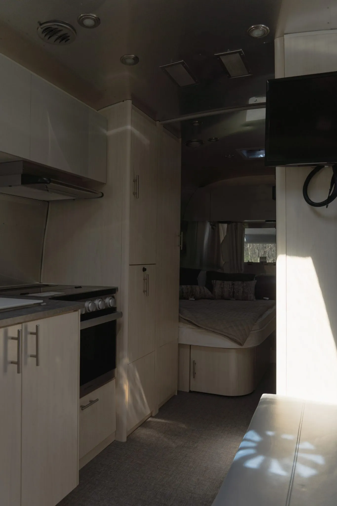 2021 Airstream Flying Cloud 23CB - Image 59