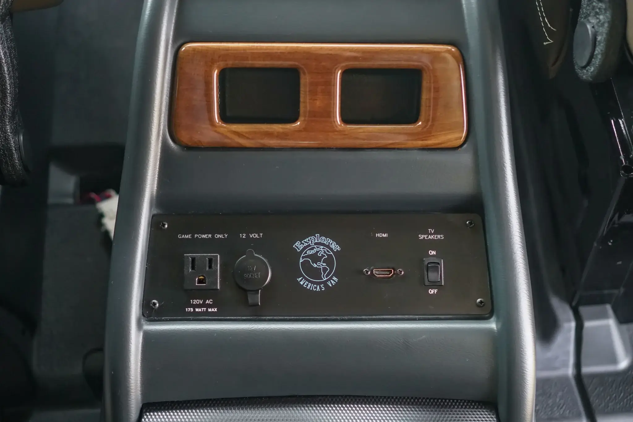 2022 Mercedes-Benz Sprinter 2500 4x4 Explorer Luxury Shuttle - Image 12