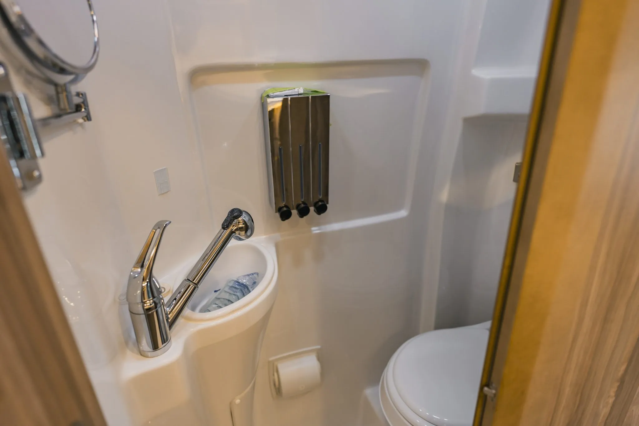 2021 Airstream Interstate 24GT Tommy Bahama Relax Edition - Image 55