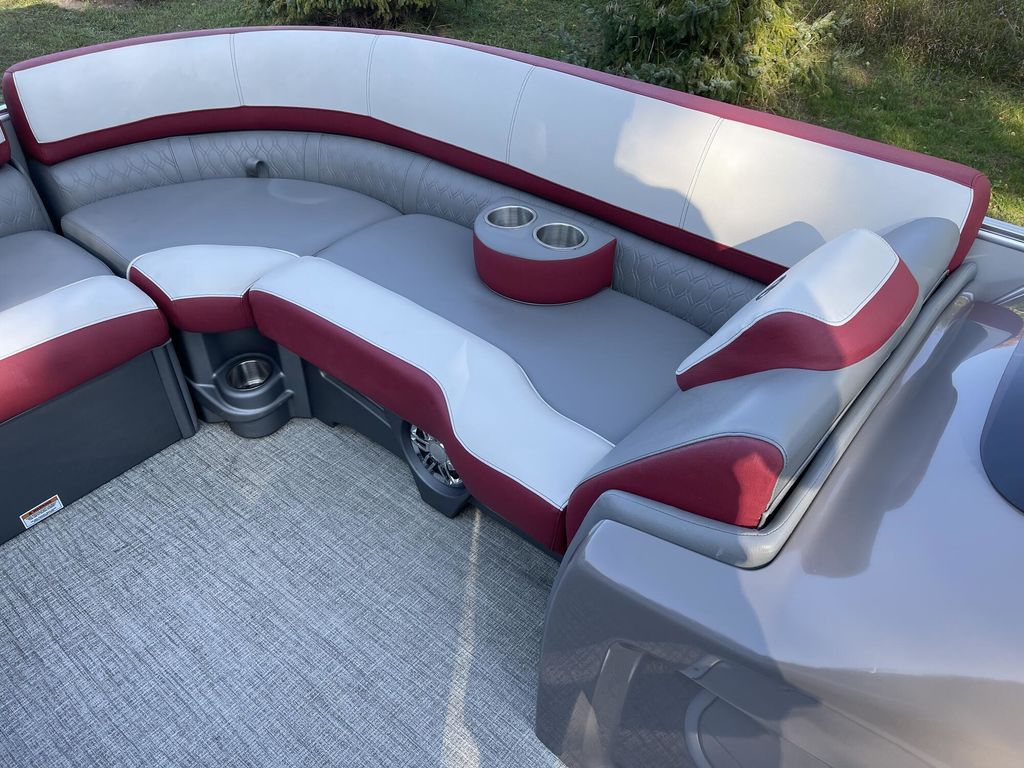 2021 Tahoe Pontoons Cascade Quad Lounger 25' - Image 6
