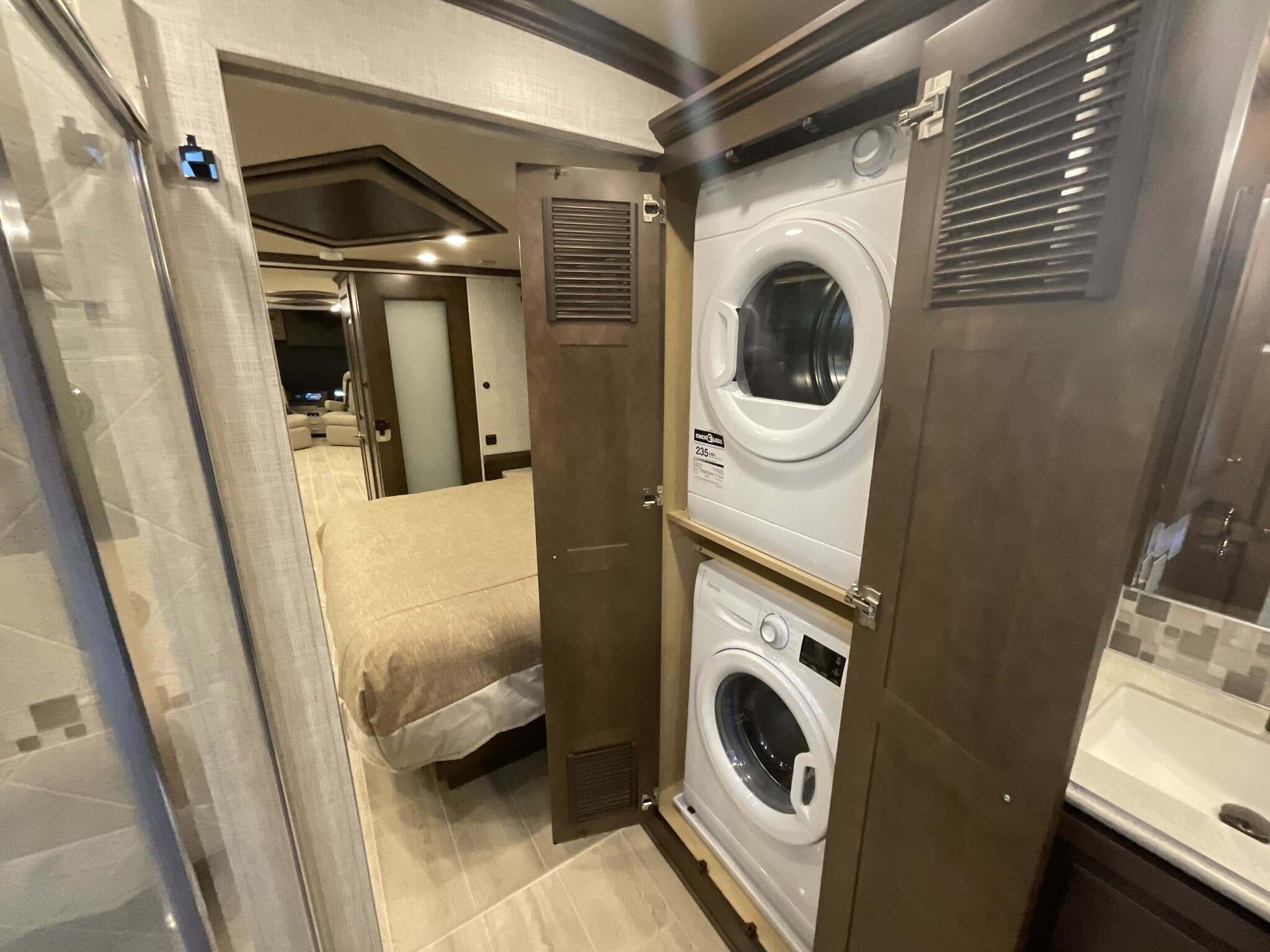 2022 Newmar Dutch Star 4369 Diesel Pusher - Image 56