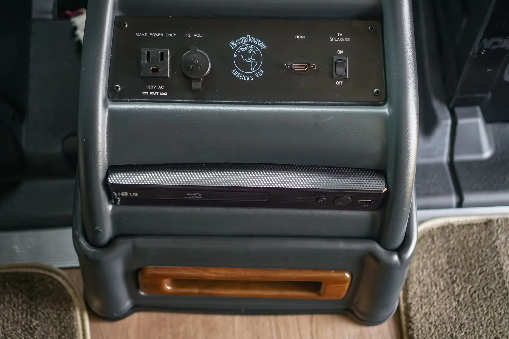 2022 Mercedes-Benz Sprinter 2500 4x4 Explorer Luxury Shuttle - Image 13