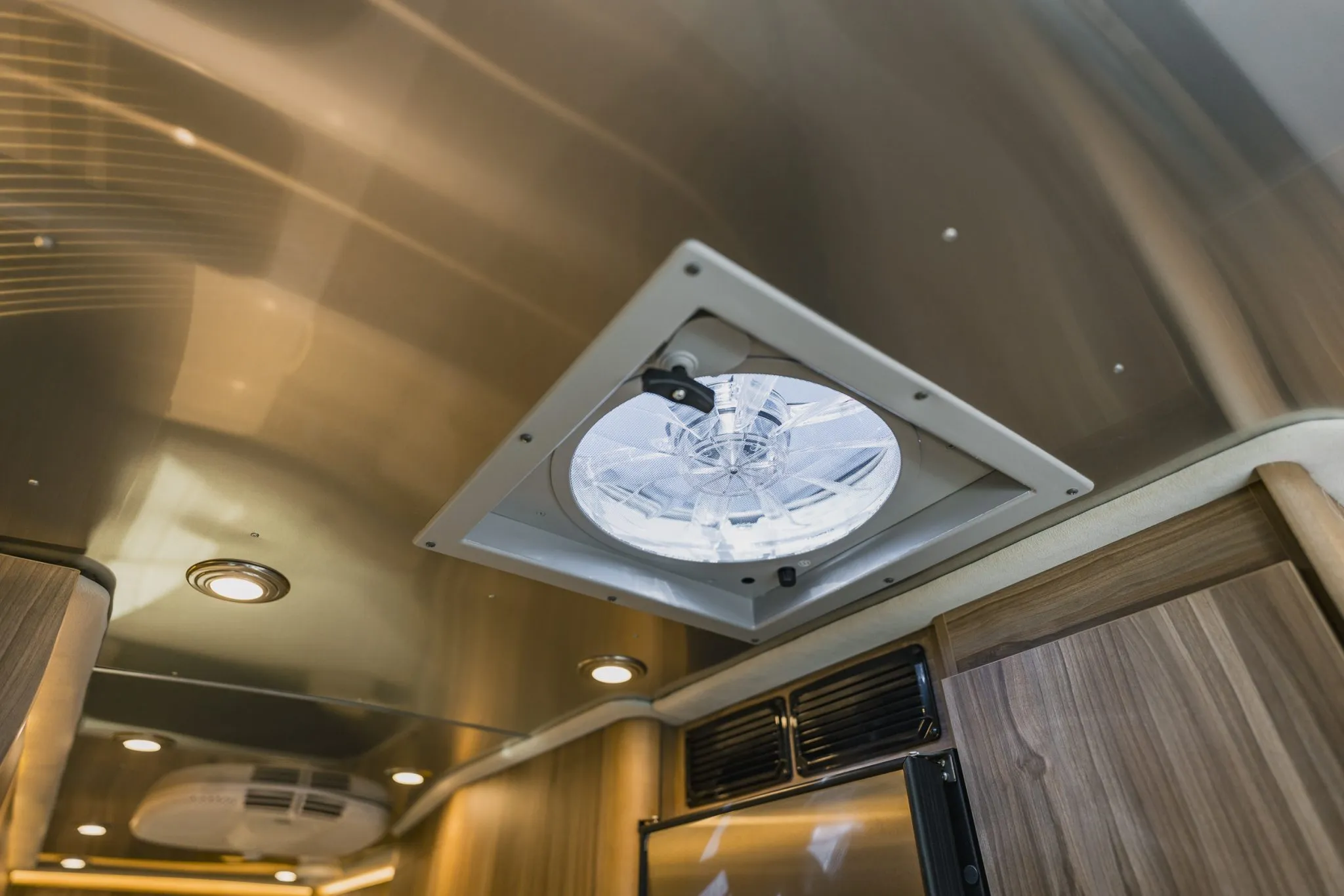 2021 Airstream Interstate 24GT Tommy Bahama Relax Edition - Image 56