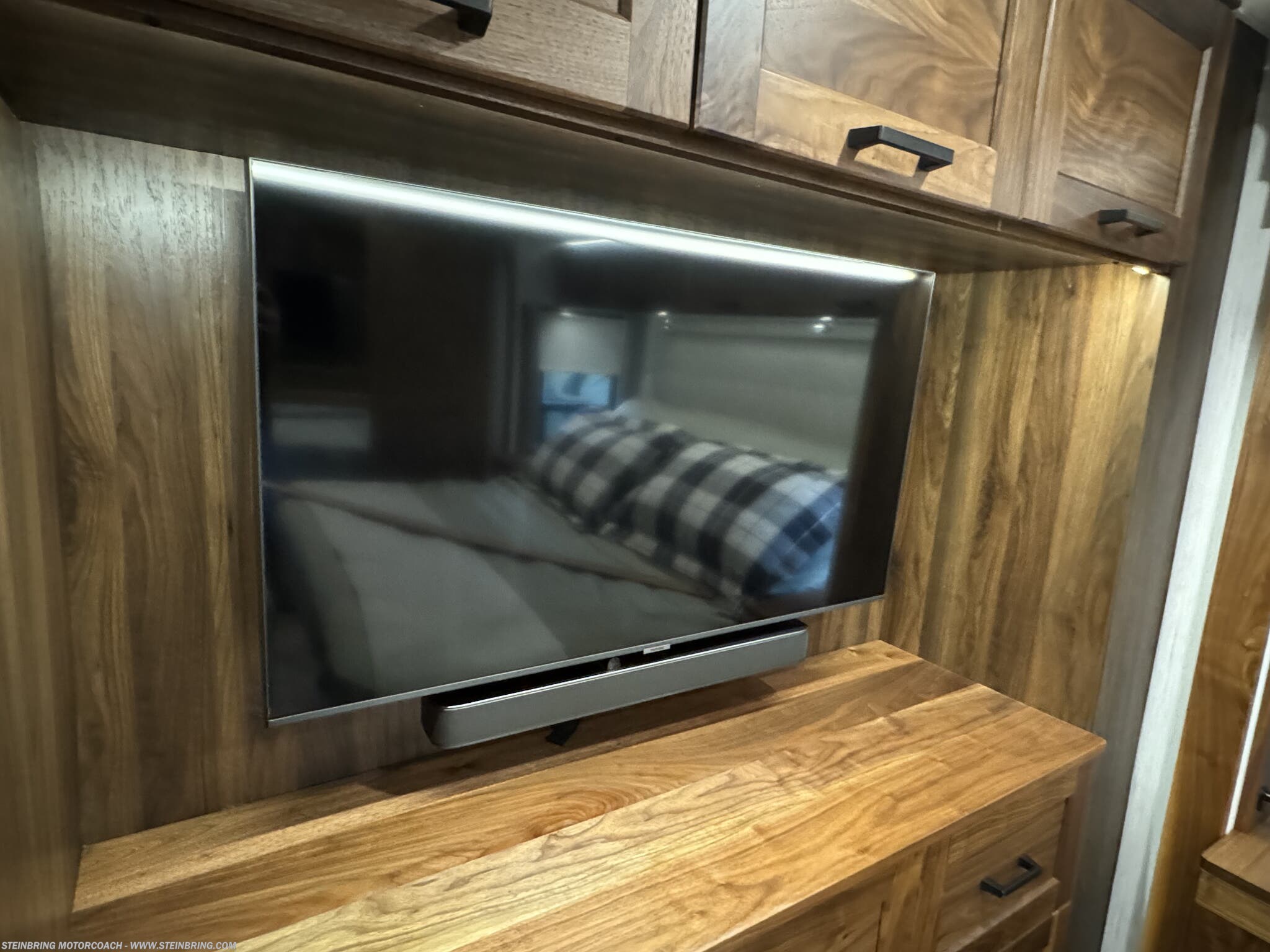 2022 Winnebago Journey 34N - Image 58