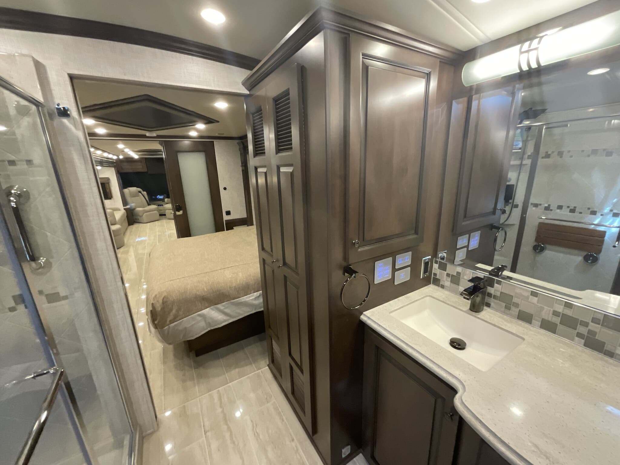 2022 Newmar Dutch Star 4369 Diesel Pusher - Image 57