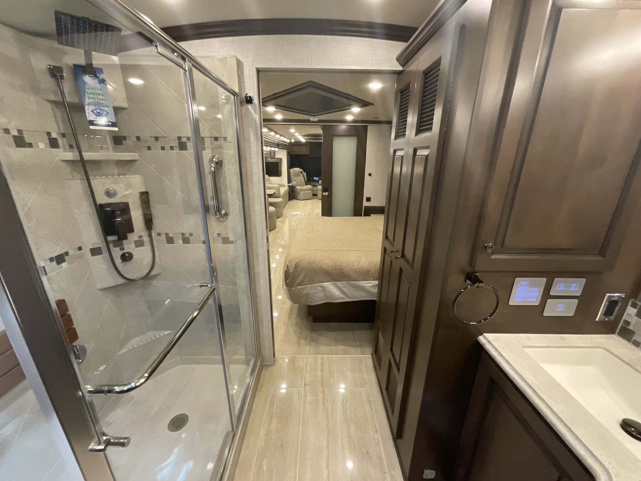 2022 Newmar Dutch Star 4369 Diesel Pusher - Image 59