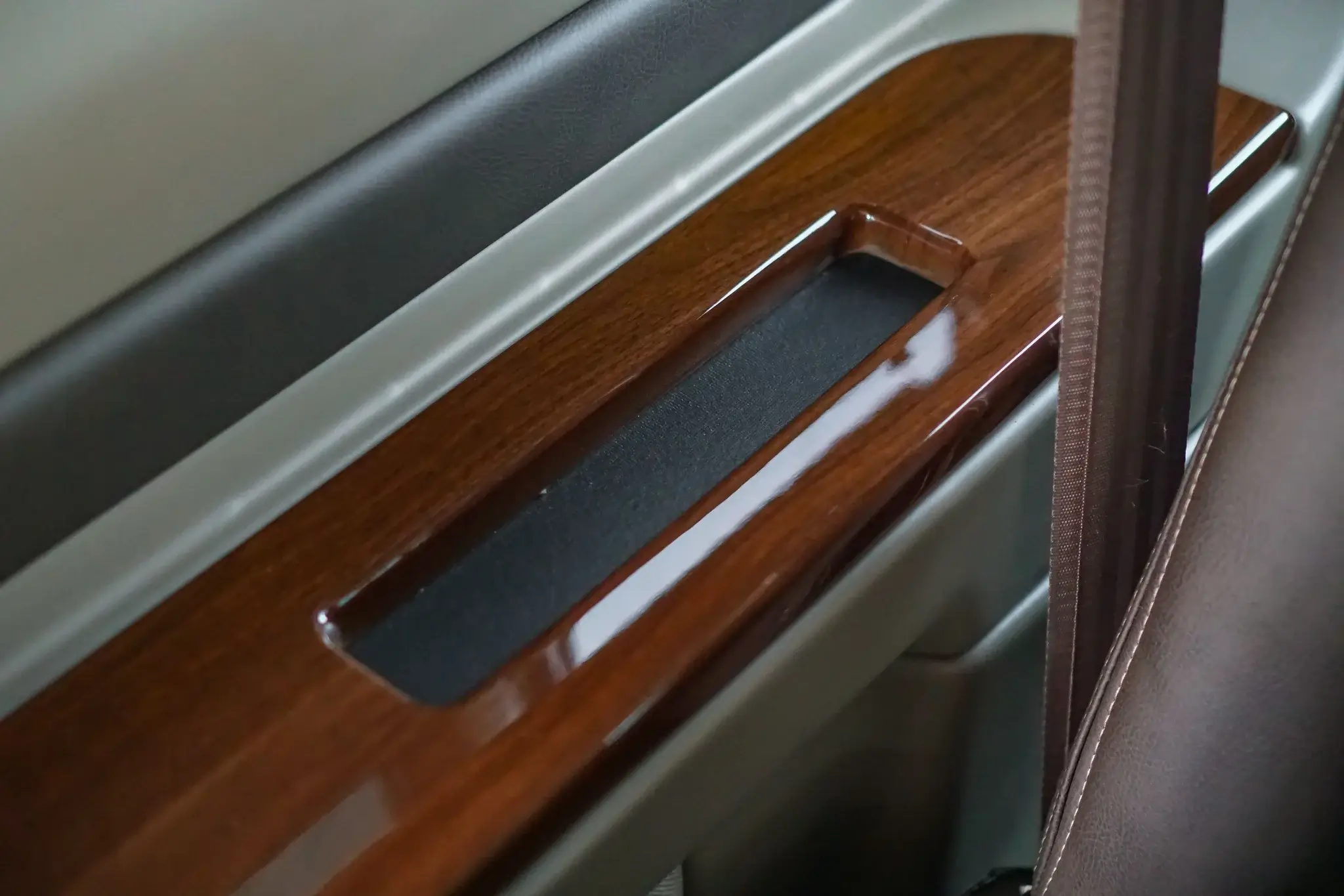 2022 Mercedes-Benz Sprinter 2500 4x4 Explorer Luxury Shuttle - Image 18