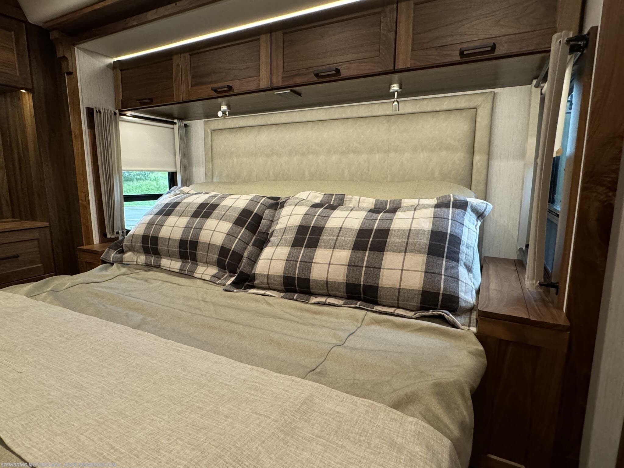 2022 Winnebago Journey 34N - Image 63