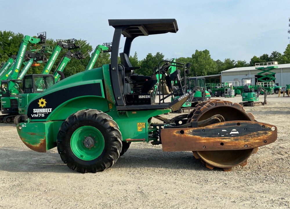 2013 JCB Vibromax VM75PD Pad Foot Single Drum Vibratory Ride On Roller - Image 11