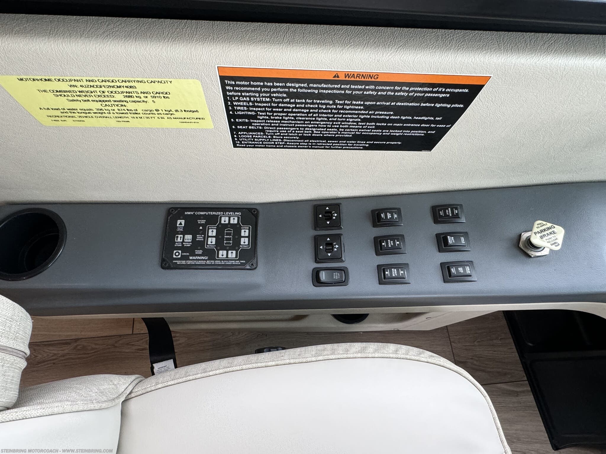 2022 Winnebago Journey 34N - Image 67