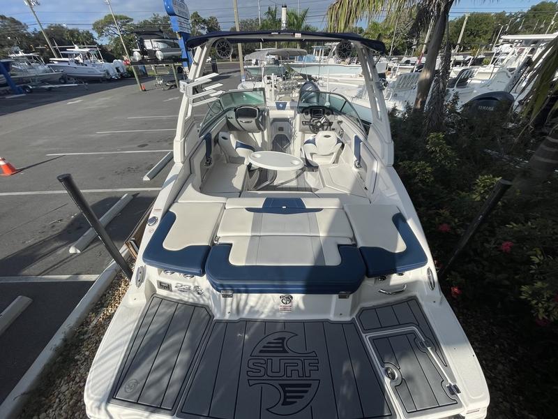 2021 Chaparral 23 Surf - Image 102