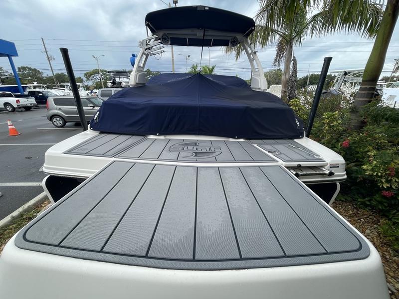2021 Chaparral 23 Surf - Image 111