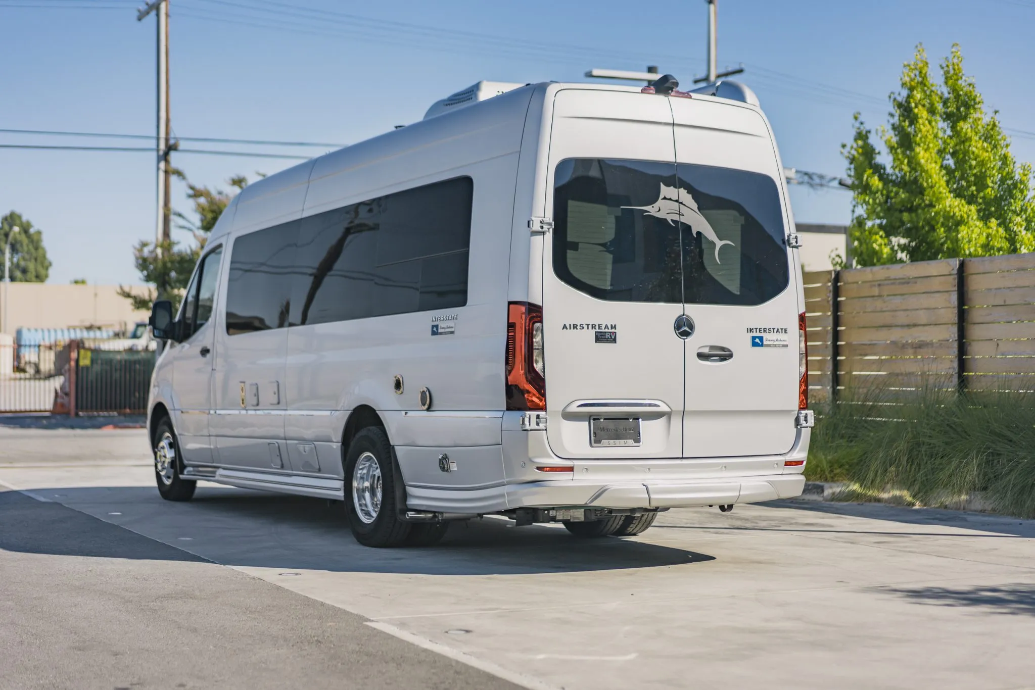 2021 Airstream Interstate 24GT Tommy Bahama Relax Edition - Image 12